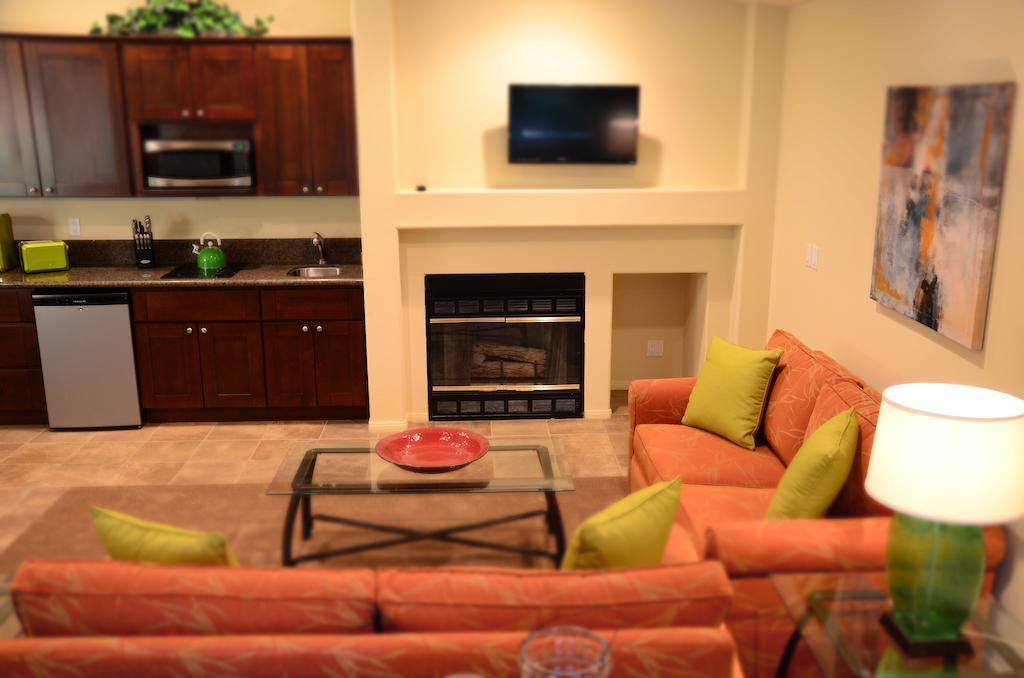 The Villas At Emerald Desert Desert Palms Номер фото